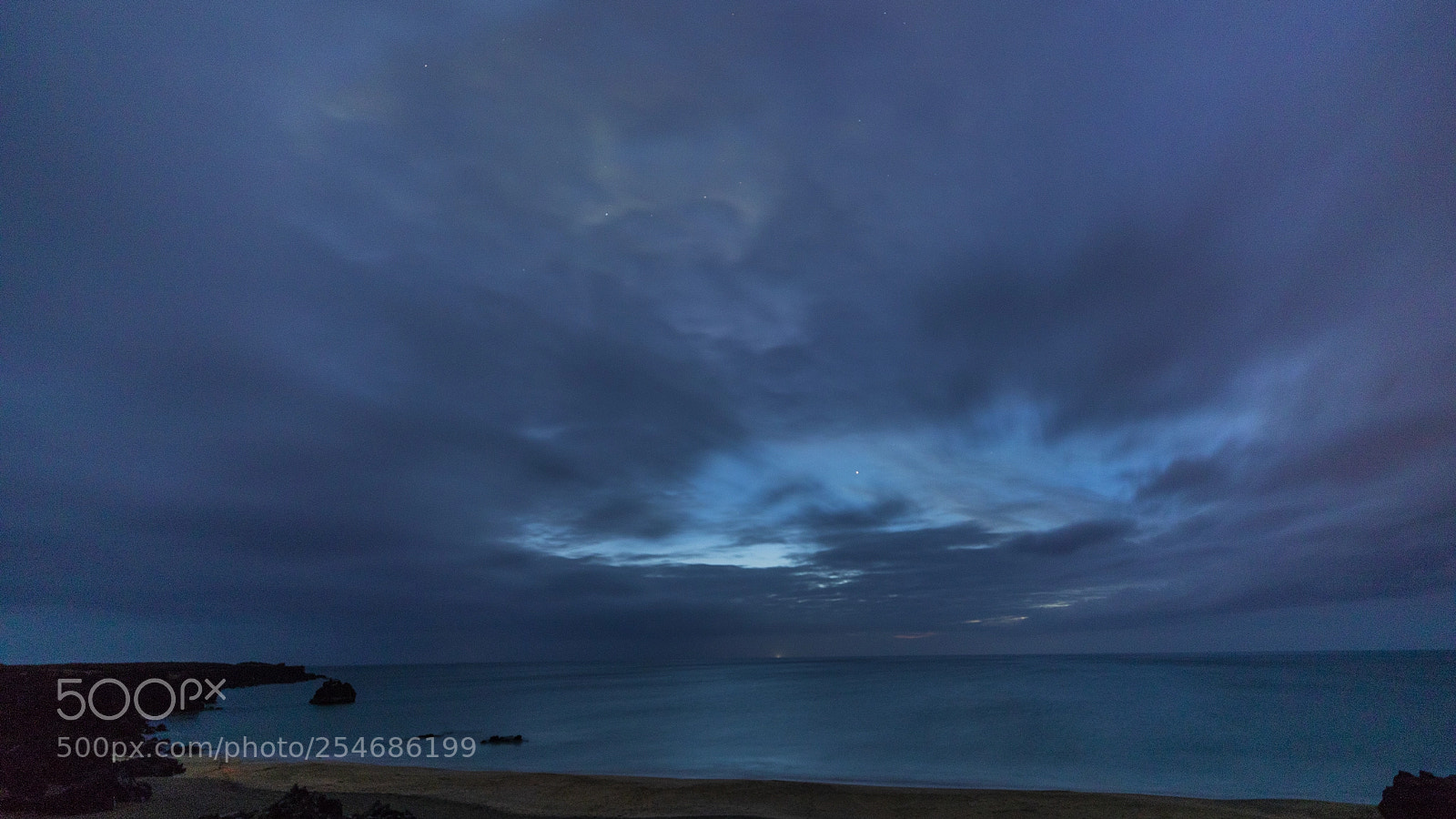 Canon EOS 5D Mark IV sample photo. Too bad night for photography