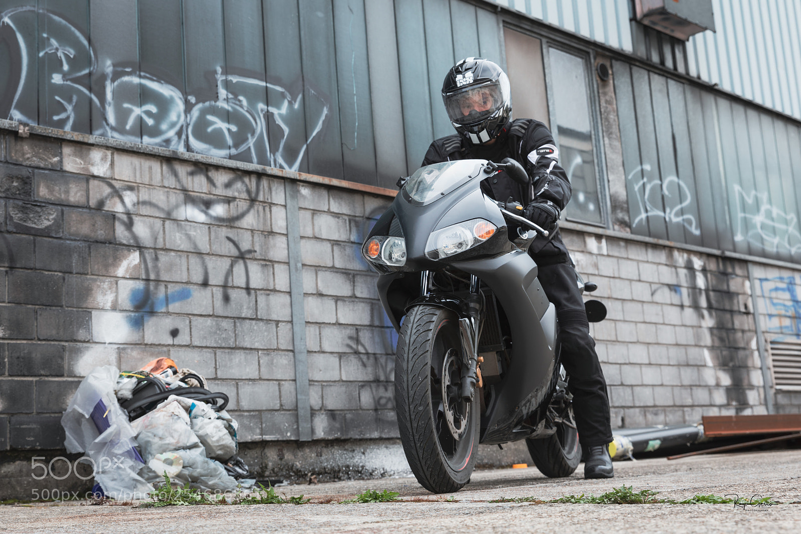 Canon EOS 5D Mark IV sample photo. Urban biker photography