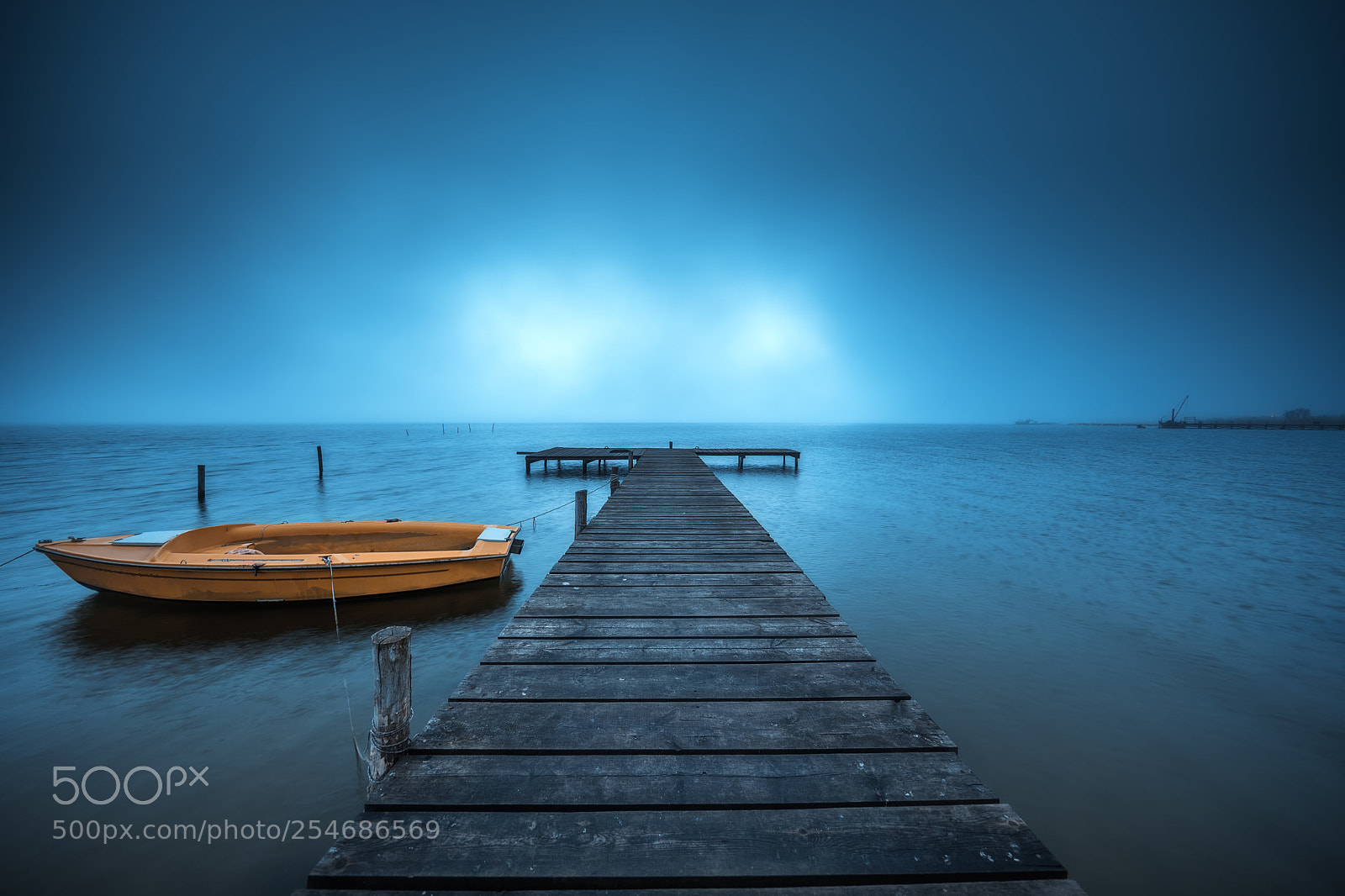 Canon EOS 5D Mark IV sample photo. Small dock and boat photography