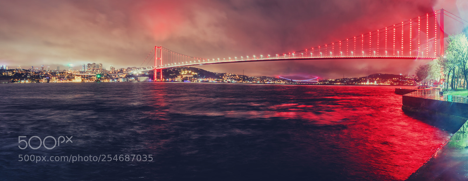 Canon EOS 5D Mark IV sample photo. Night scene of istanbul photography