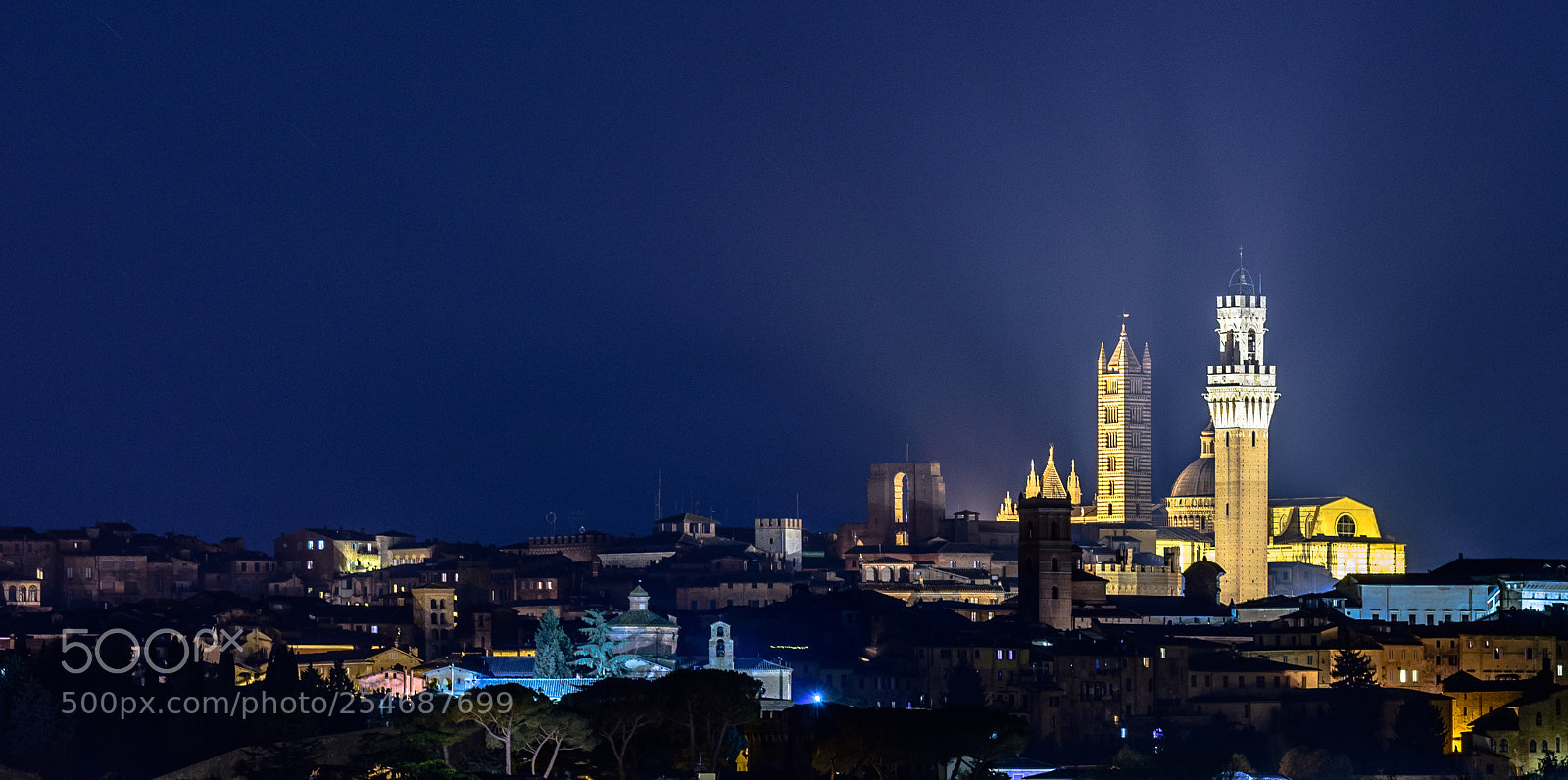 Nikon D3400 sample photo. Night view of siena photography