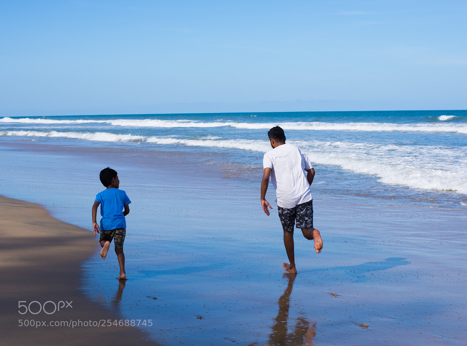 Nikon D610 sample photo. Beach family fun photography