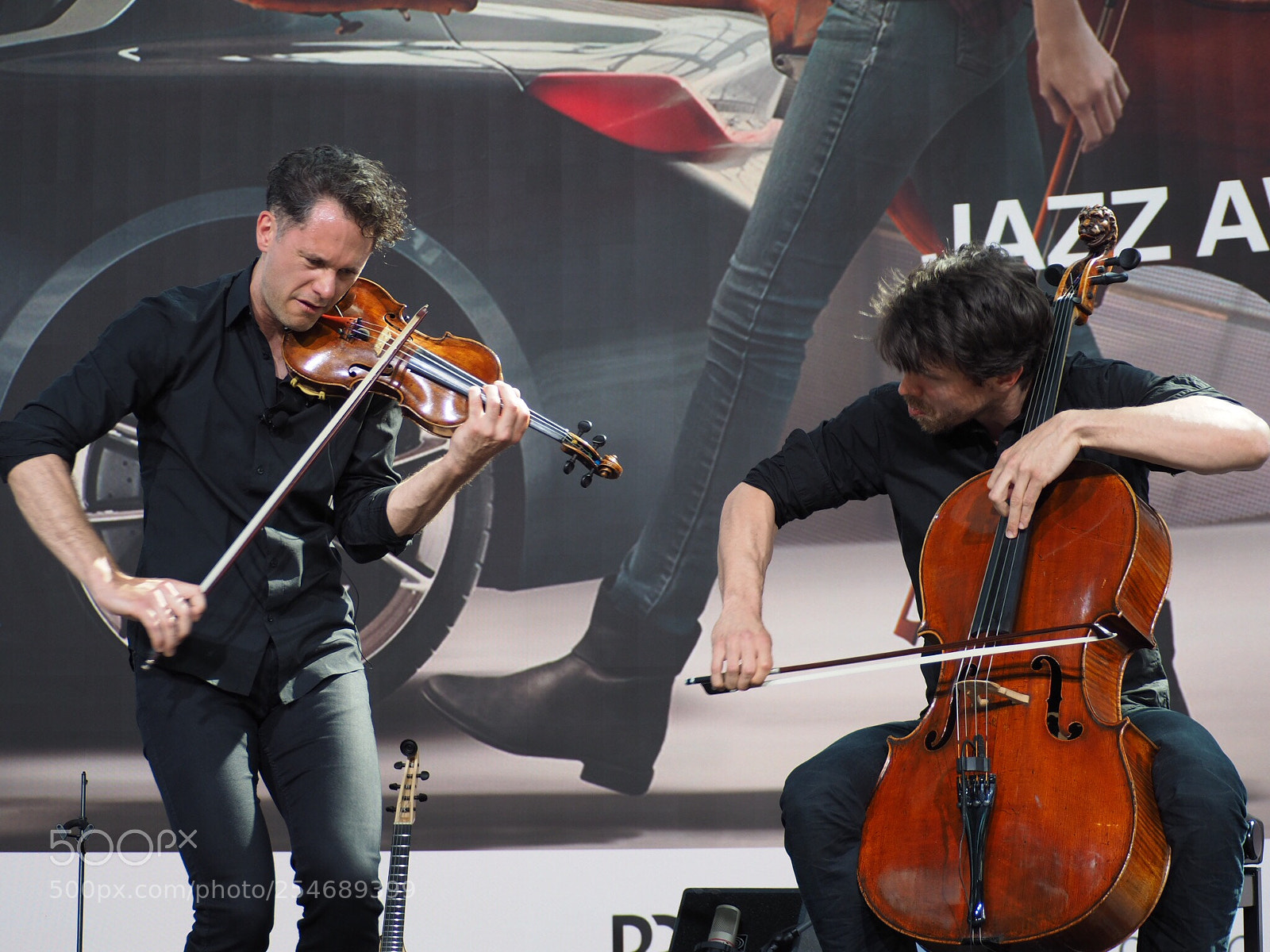 Olympus OM-D E-M10 II sample photo. Strings jazz photography