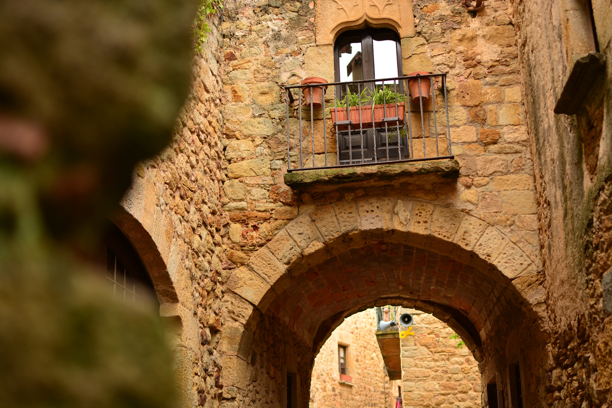 Nikon D7100 + Nikon AF-S DX Nikkor 35mm F1.8G sample photo. El balcón photography