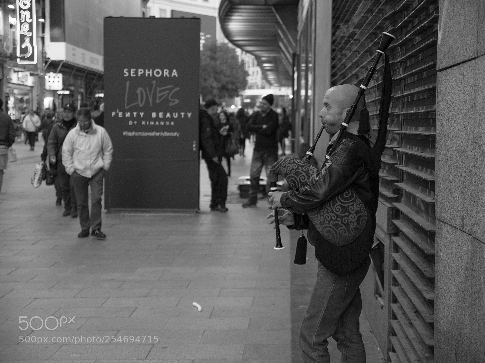 Panasonic Lumix DC-GH5 sample photo. Street music is the photography