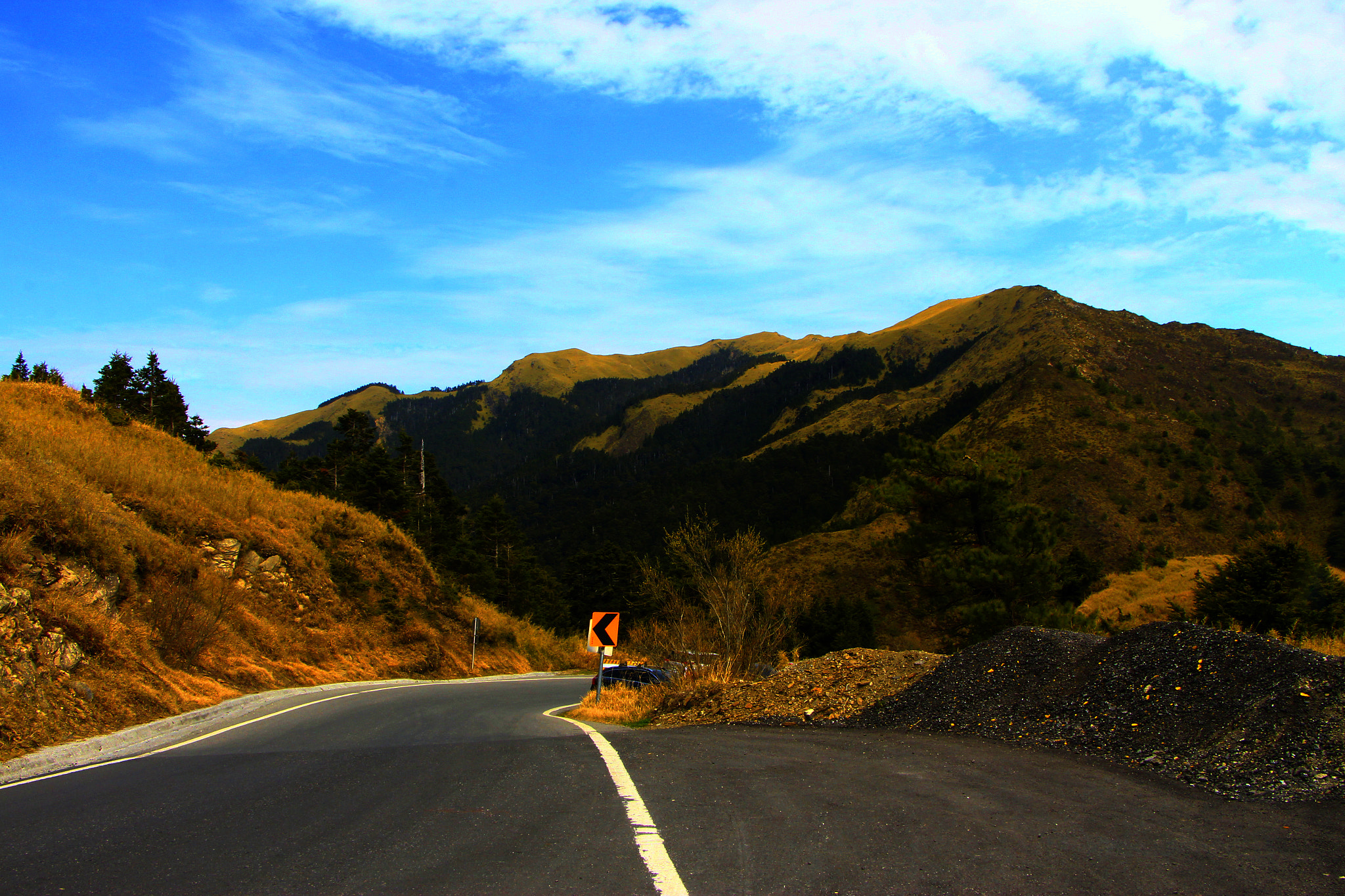 Canon EOS 650D (EOS Rebel T4i / EOS Kiss X6i) sample photo. Mountain and sky photography
