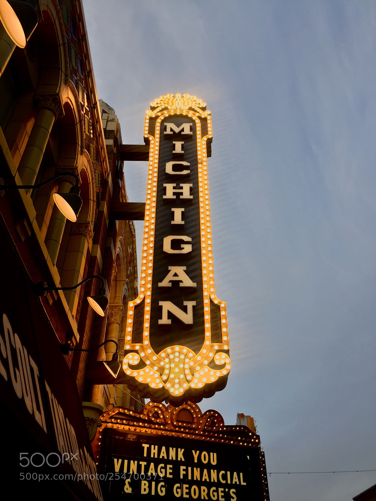 Apple iPhone 6 sample photo. Michigan theater ~ photography