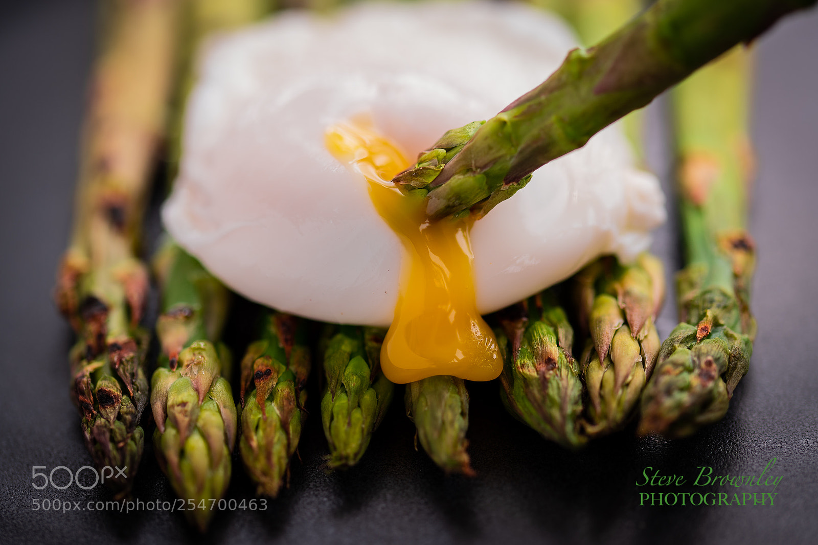 Nikon D5 sample photo. Poached egg with asparagus photography