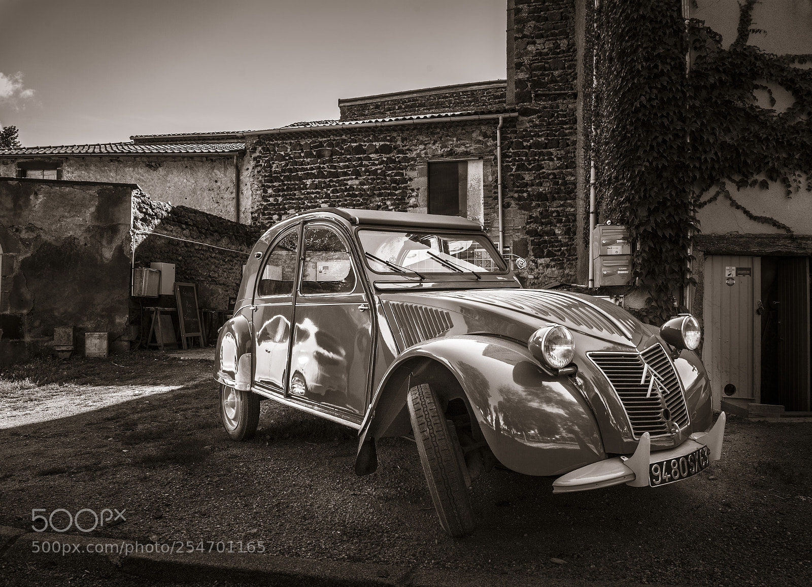 Canon EOS 5D Mark II sample photo. Citroen 2 cv photography