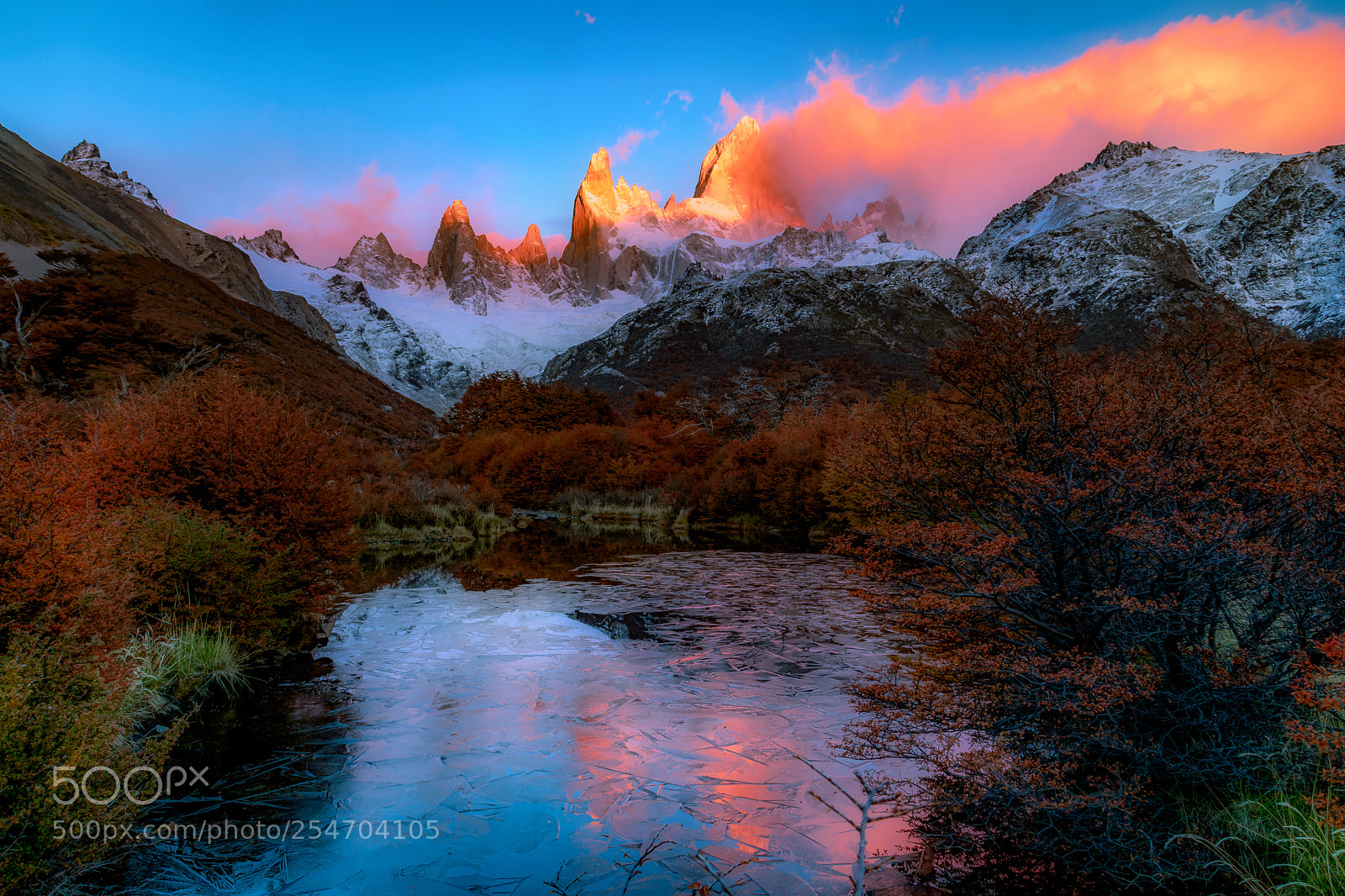 Canon EOS 5D Mark IV sample photo. Frozen lake at sunrise photography