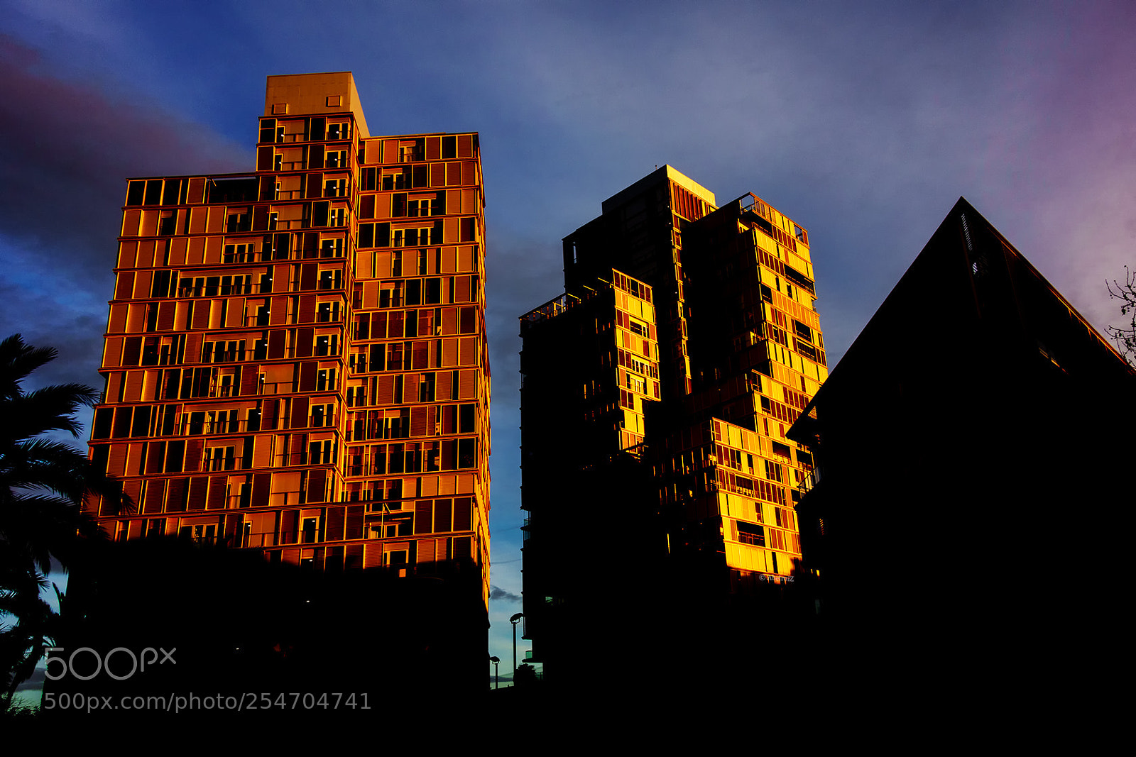 Sony Cyber-shot DSC-RX100 sample photo. Diagonal mar buildings photography