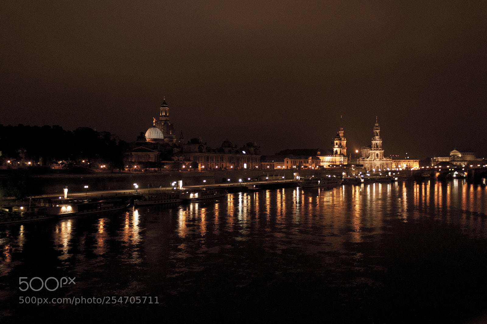 Canon EOS 500D (EOS Rebel T1i / EOS Kiss X3) sample photo. Dresden by night photography