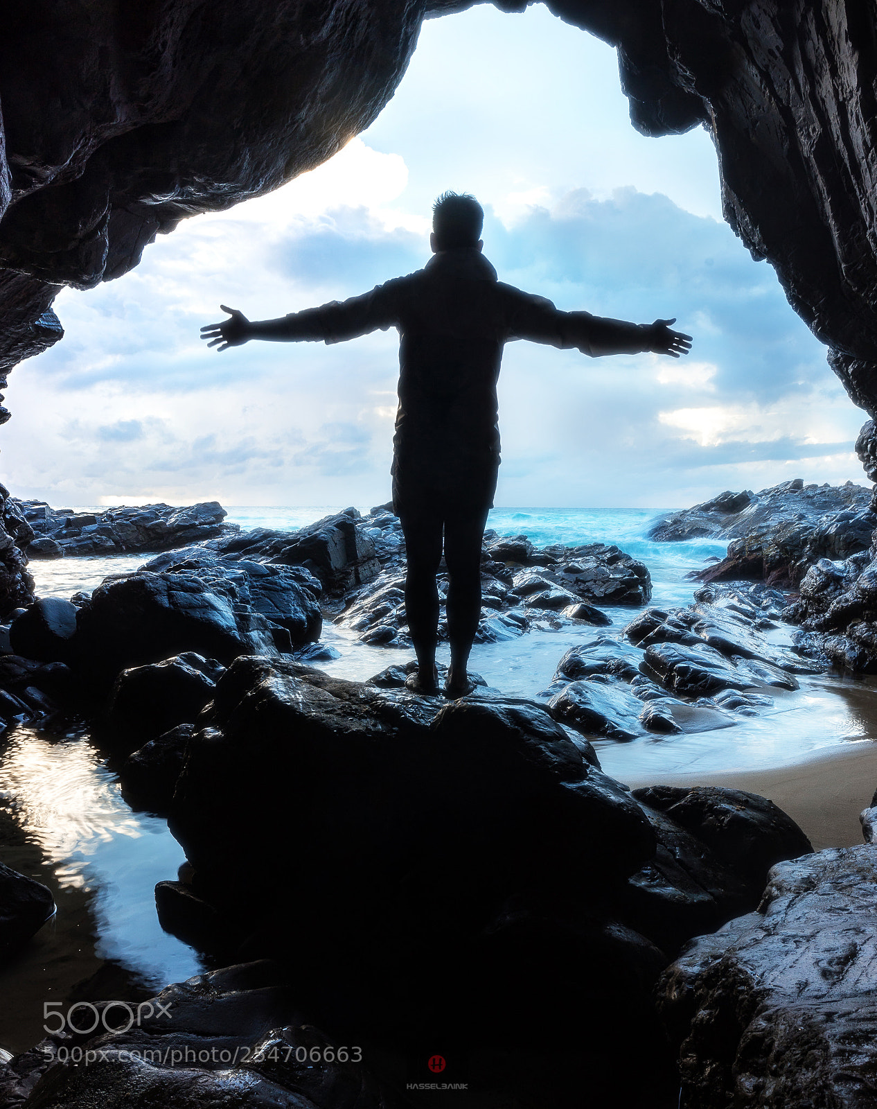 Sony a7 II sample photo. Hidden cave in sunshine photography