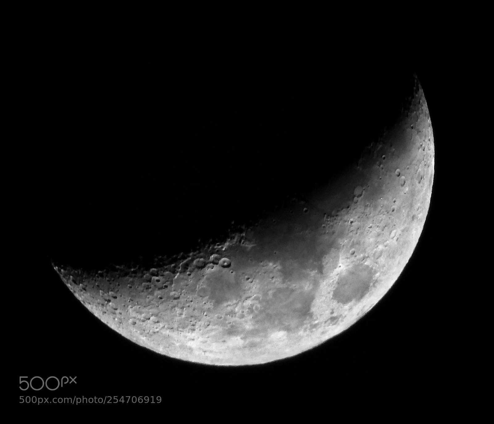 Nikon Coolpix P610 sample photo. Waxing crescent moon photography