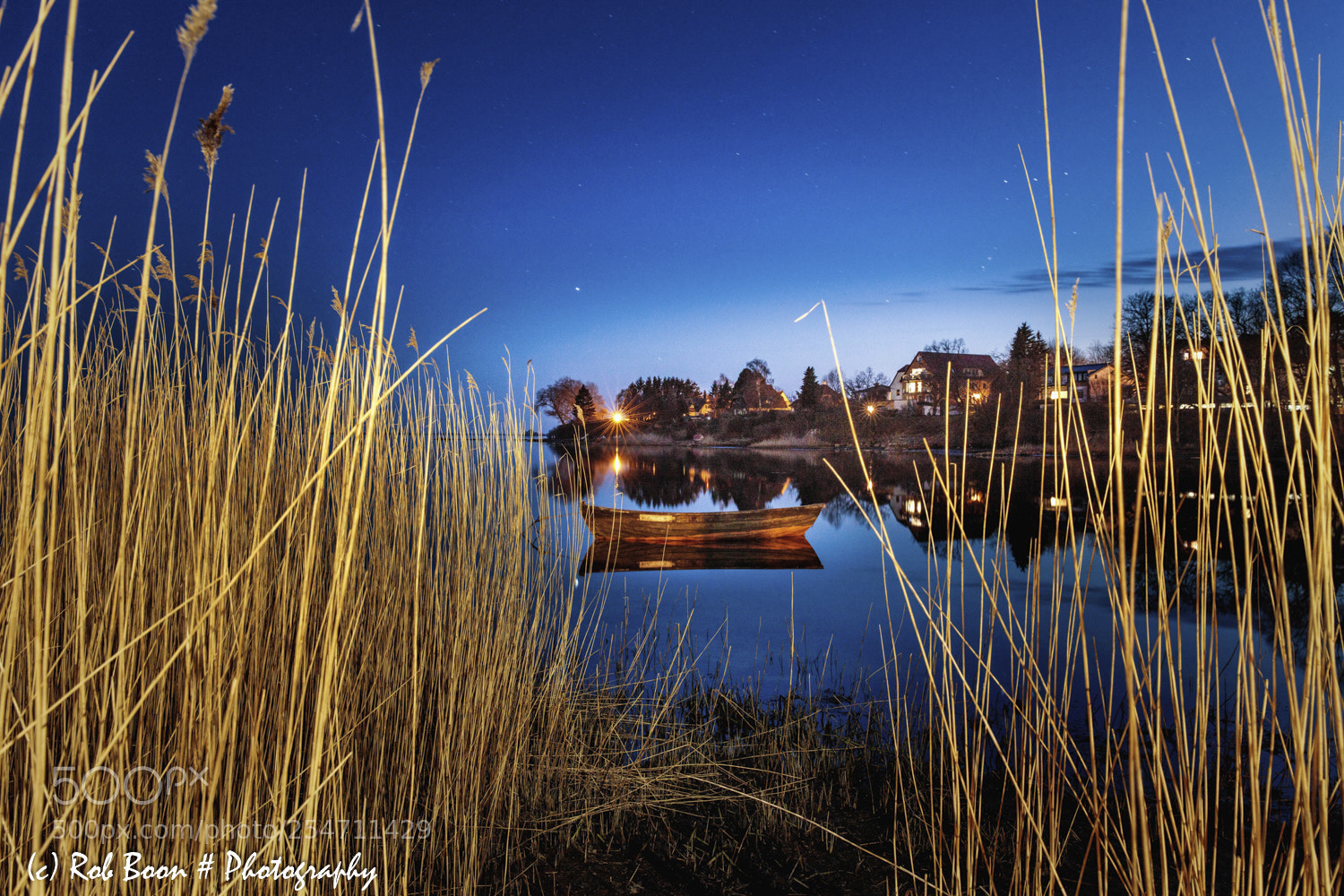 Canon EOS 5DS sample photo. Abandoned boat @ lauterbach harbor photography