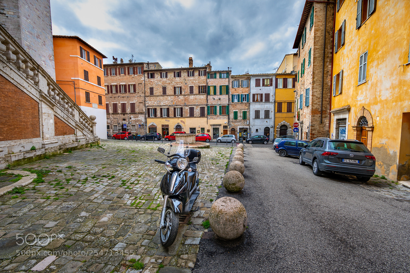 Canon EOS 5D Mark IV sample photo. Off-street parking photography