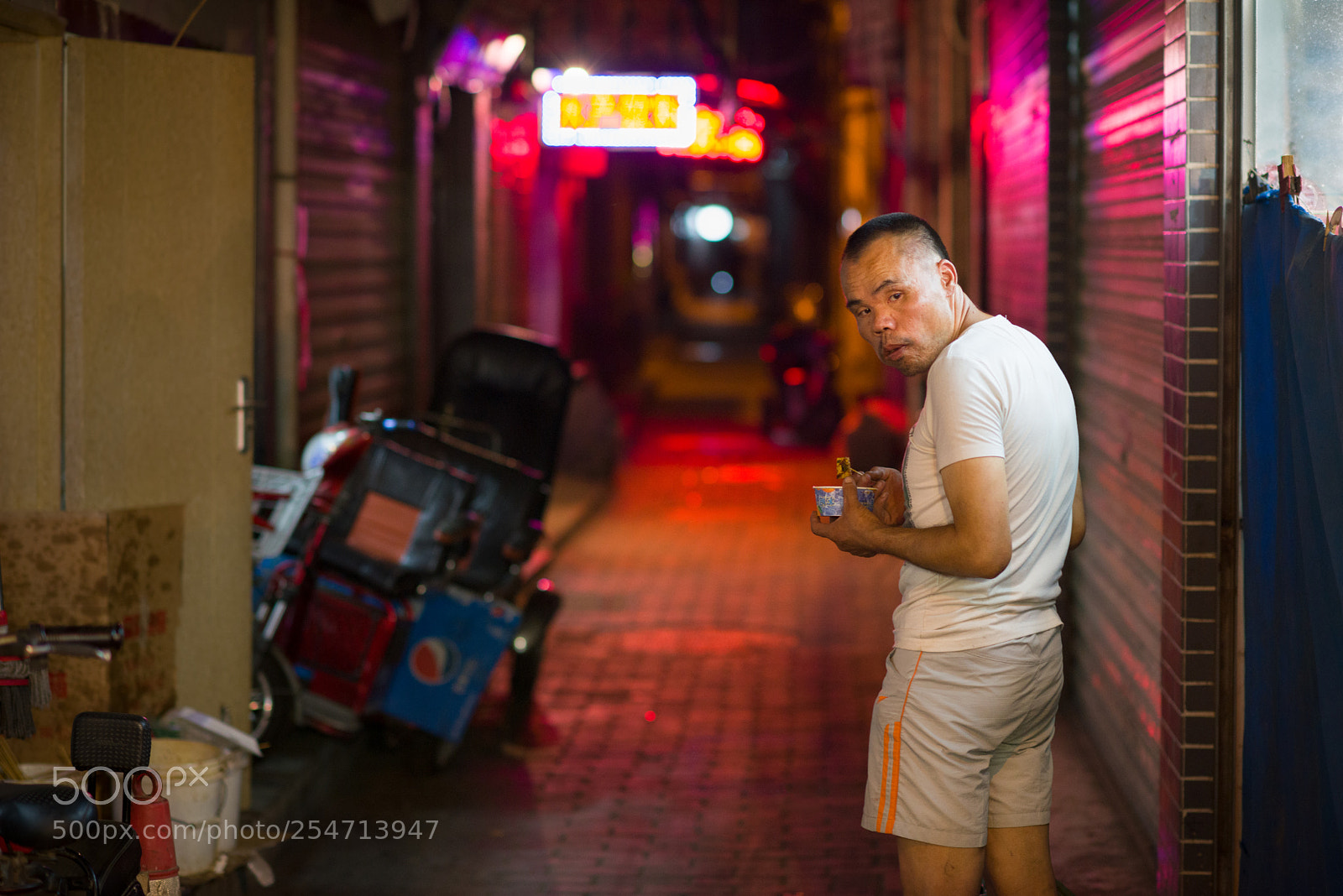 Nikon D800E sample photo. A chinese man eating photography