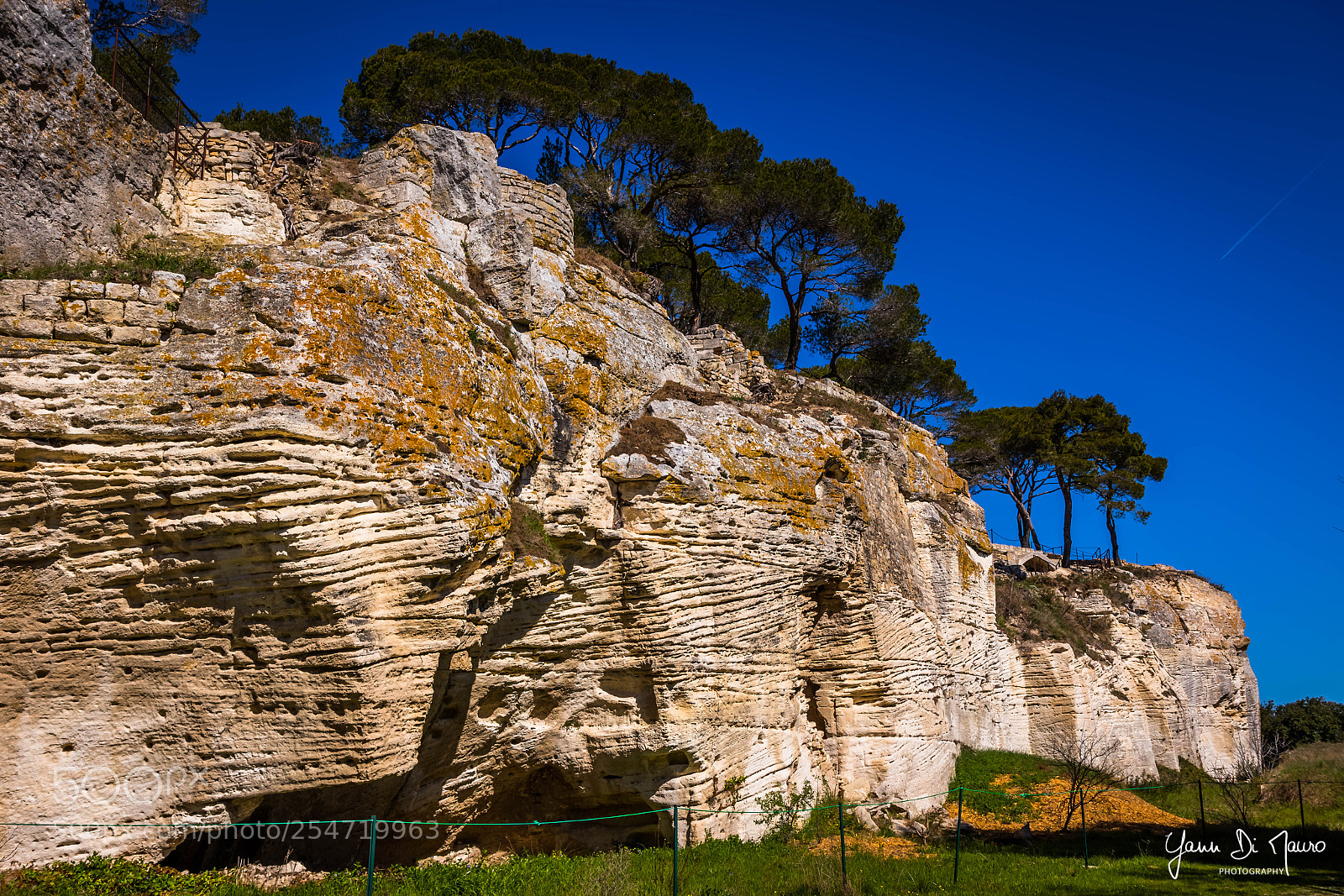 Canon EOS 7D Mark II sample photo. Abbaye de saint-roman photography