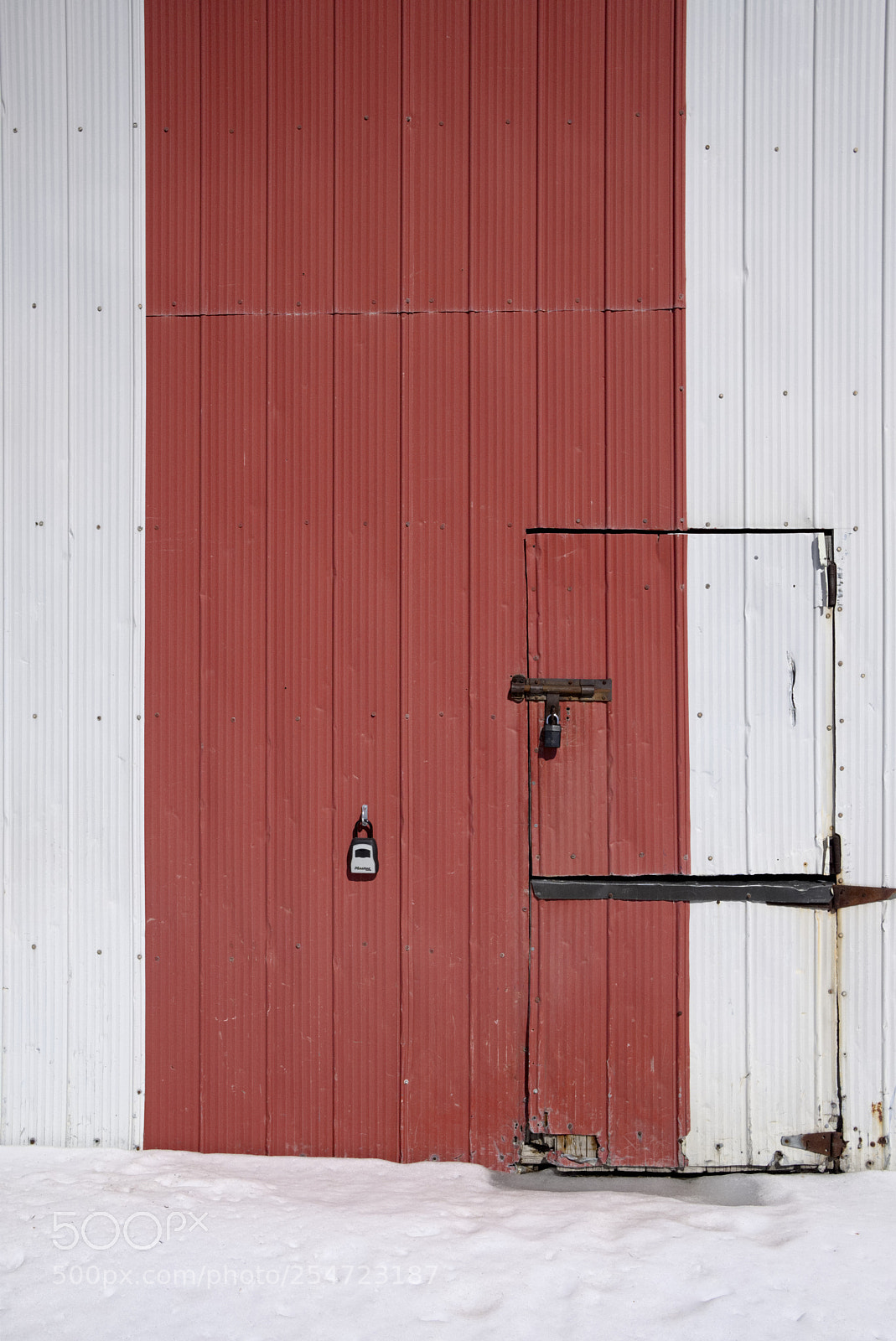 Fujifilm X-T2 sample photo. Red stripe photography