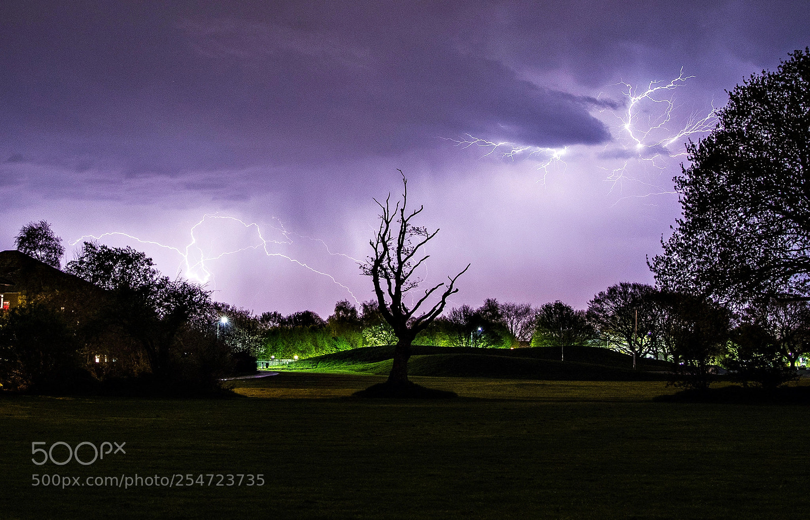 Canon EOS 5D Mark IV sample photo. Lightening storm in bournemouth photography