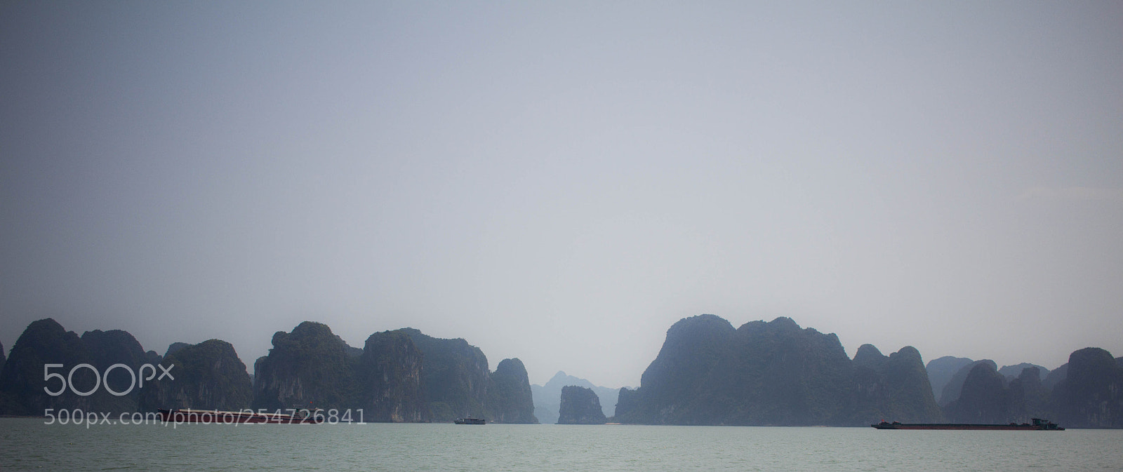 Canon EOS 600D (Rebel EOS T3i / EOS Kiss X5) sample photo. Boats in the water photography