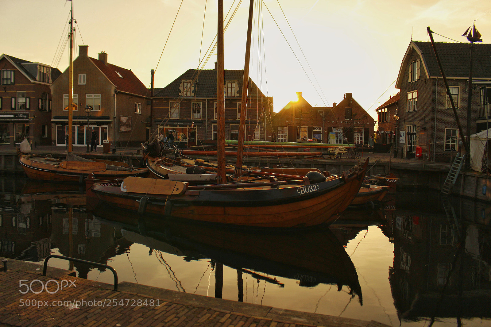 Canon EOS 700D (EOS Rebel T5i / EOS Kiss X7i) sample photo. Boat by sunset photography