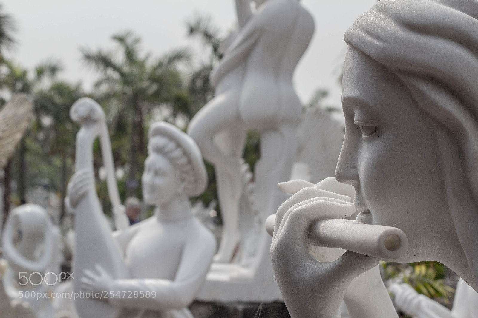 Canon EOS 600D (Rebel EOS T3i / EOS Kiss X5) sample photo. Statues photography