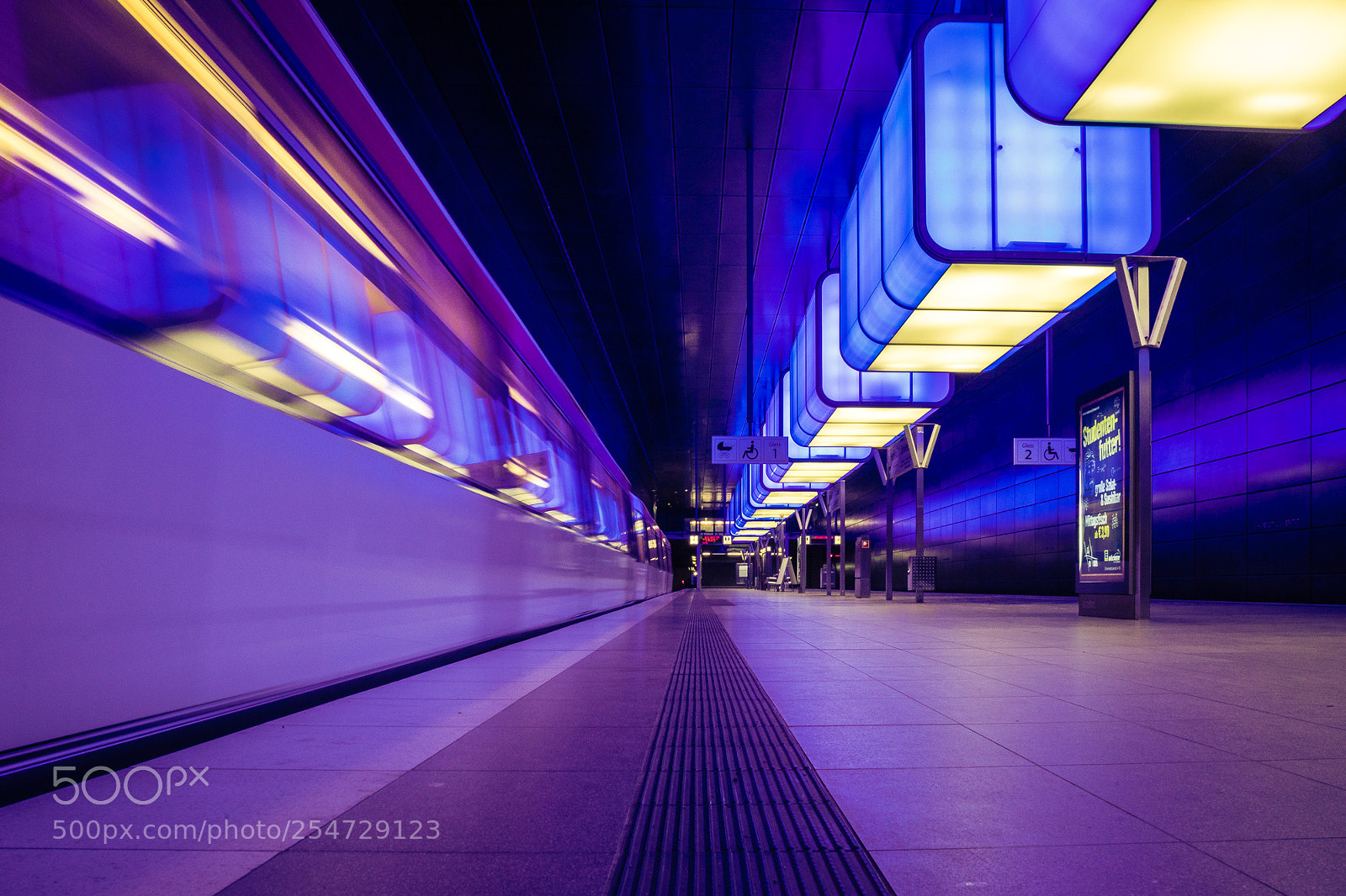 Sony a7 sample photo. Hamburger ubahn photography