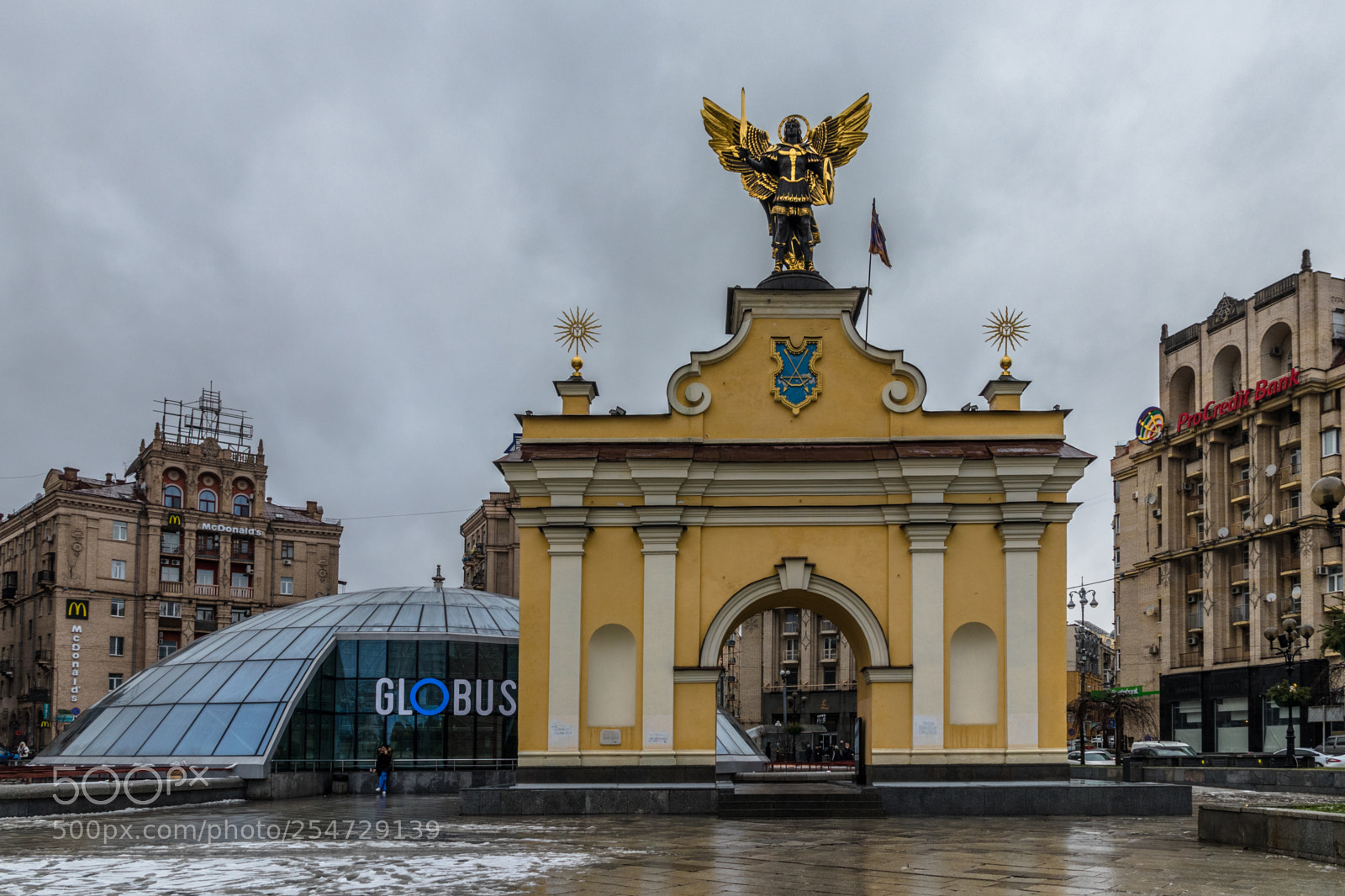 Canon EOS 80D sample photo. Gate at maidan square photography