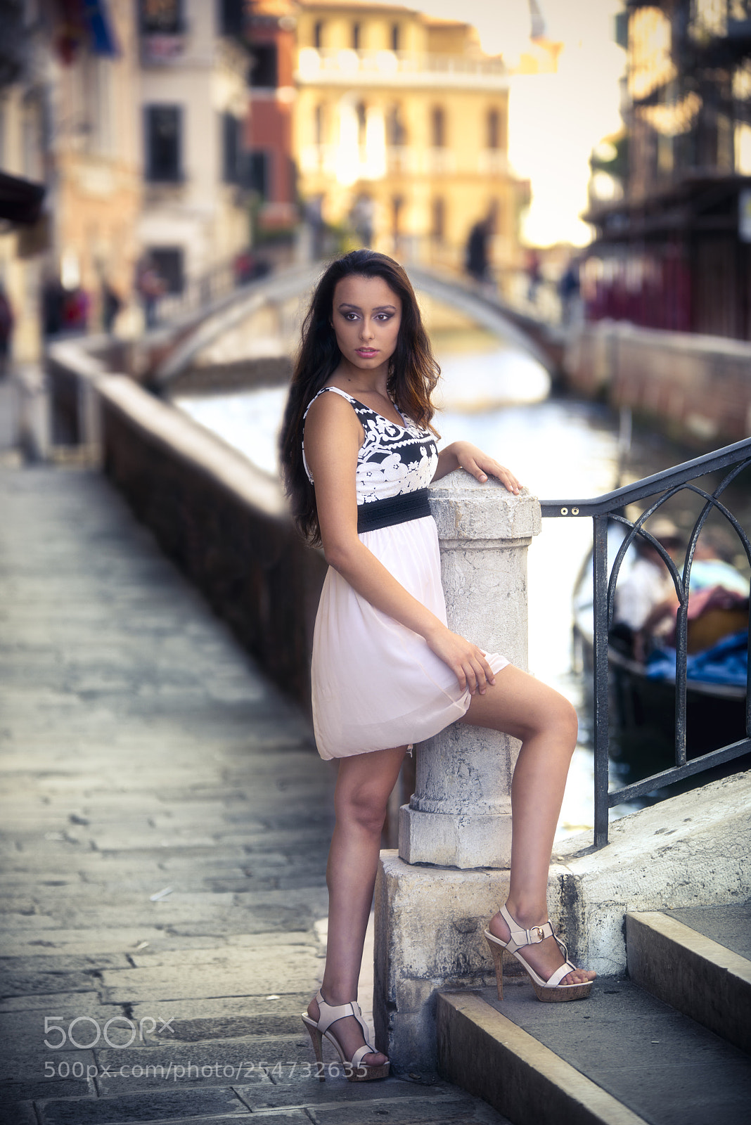 Nikon D800 sample photo. Model in venice photography