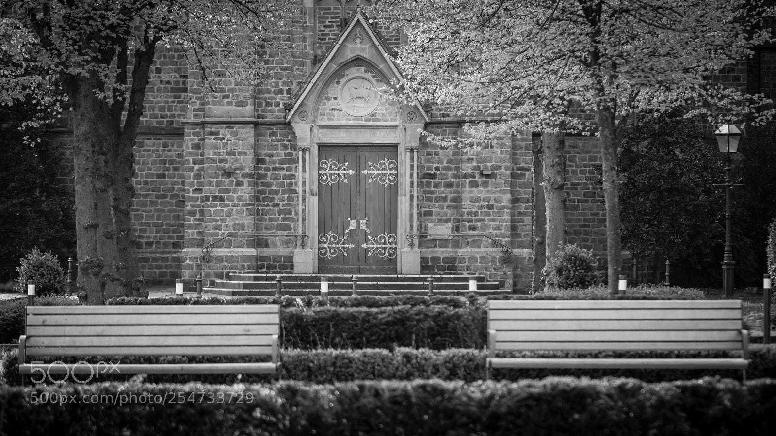 Canon EOS 70D sample photo. The gate (bw) photography
