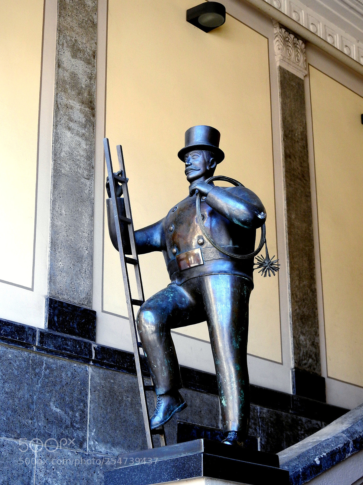 Nikon Coolpix P900 sample photo. Chimney sweeper. photography
