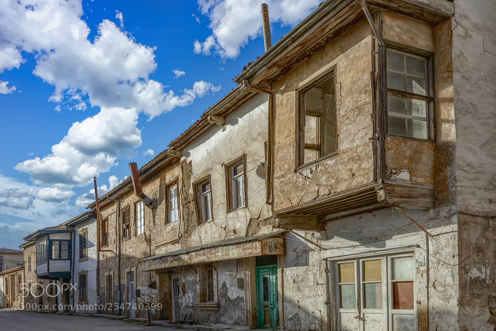 Canon EOS 5D Mark IV sample photo. Old street of nicosia photography