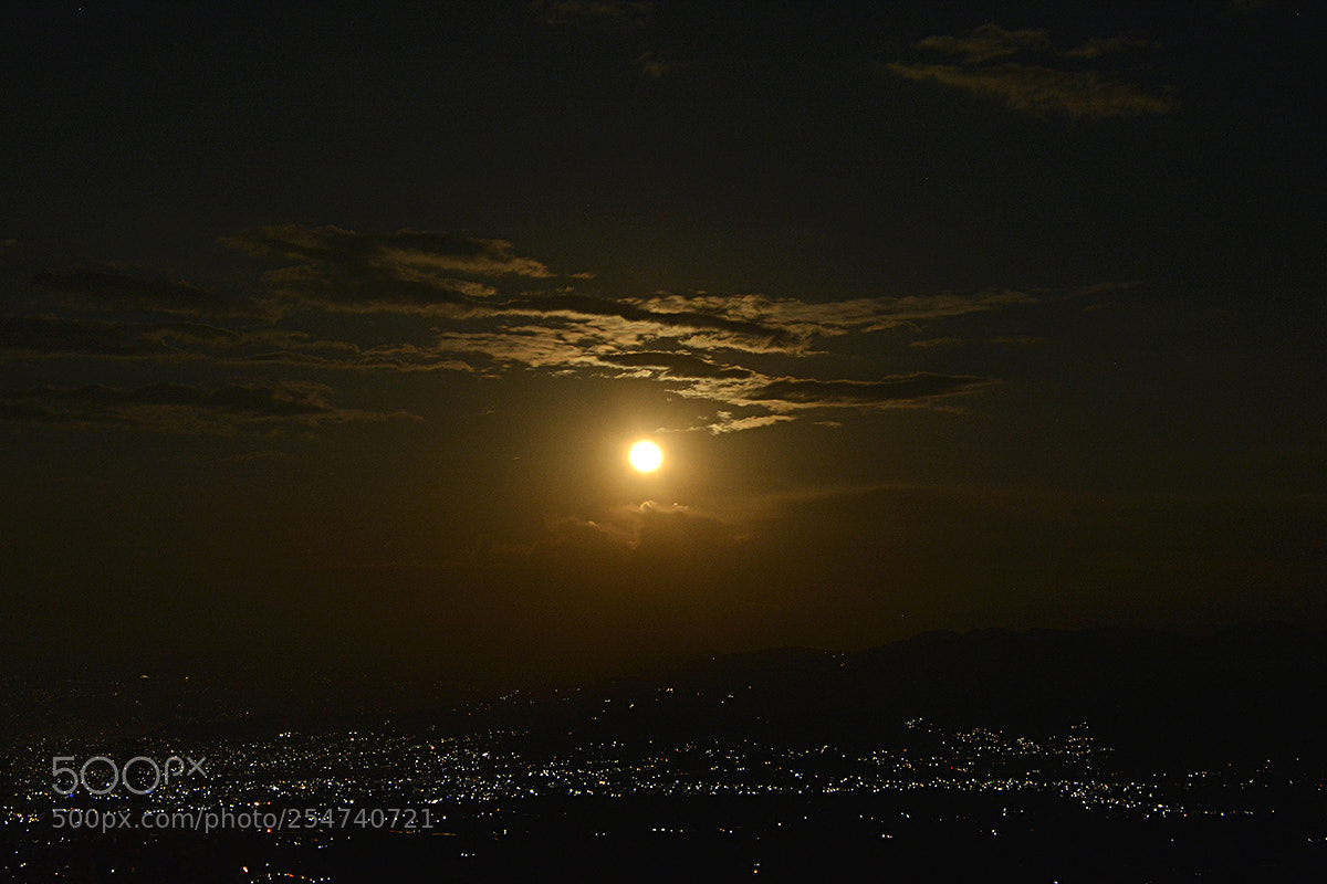 Nikon D5200 sample photo. Full moon n the photography