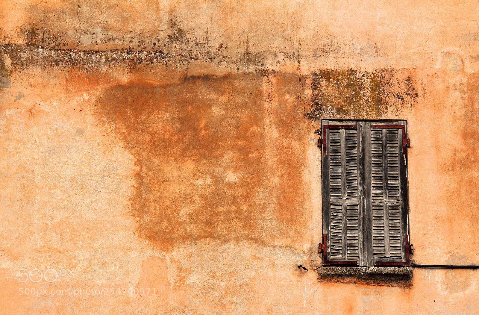 Canon EOS 700D (EOS Rebel T5i / EOS Kiss X7i) sample photo. Bonifacio wall photography