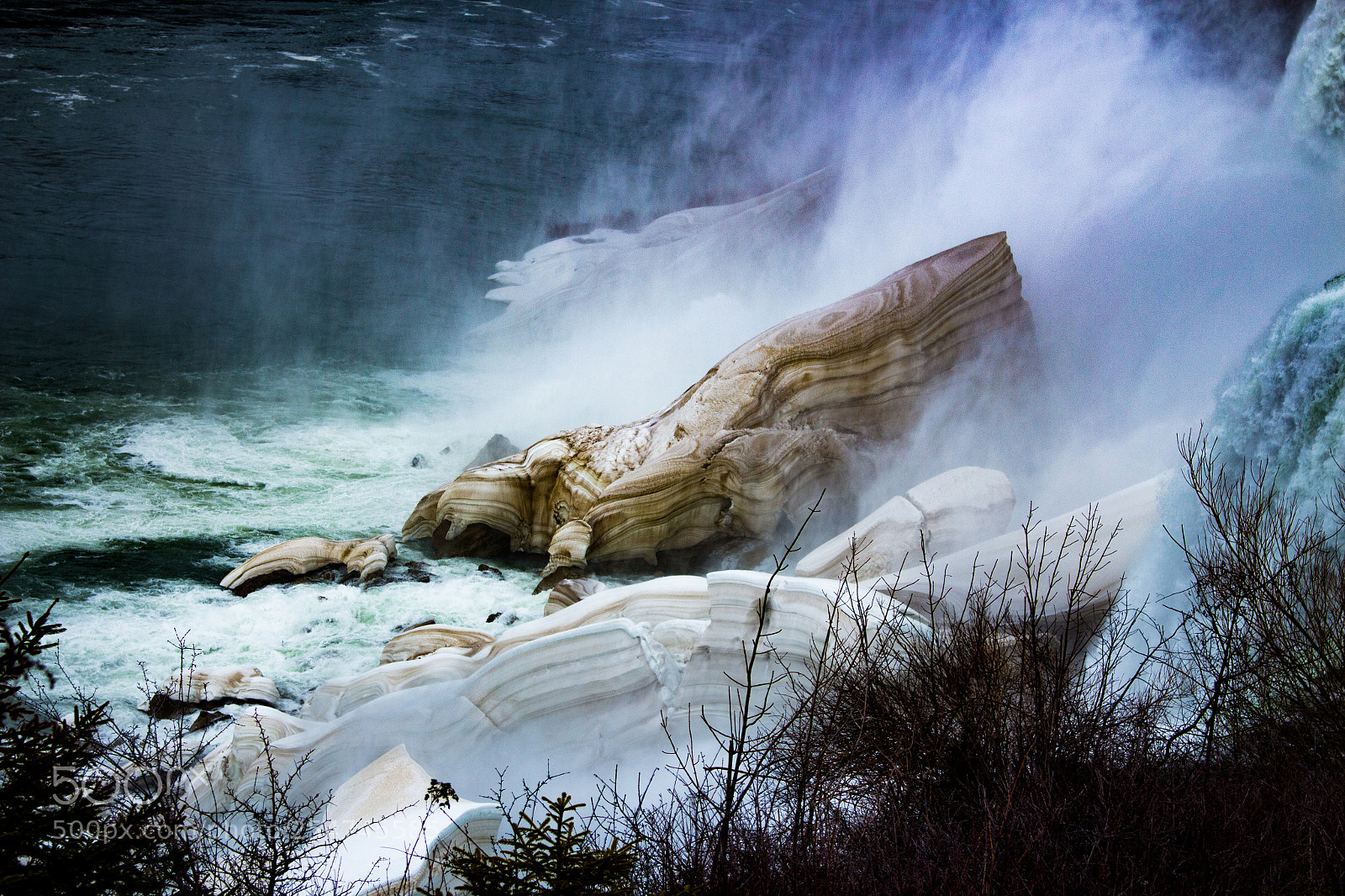 Canon EOS 700D (EOS Rebel T5i / EOS Kiss X7i) sample photo. Falls hitting rock photography