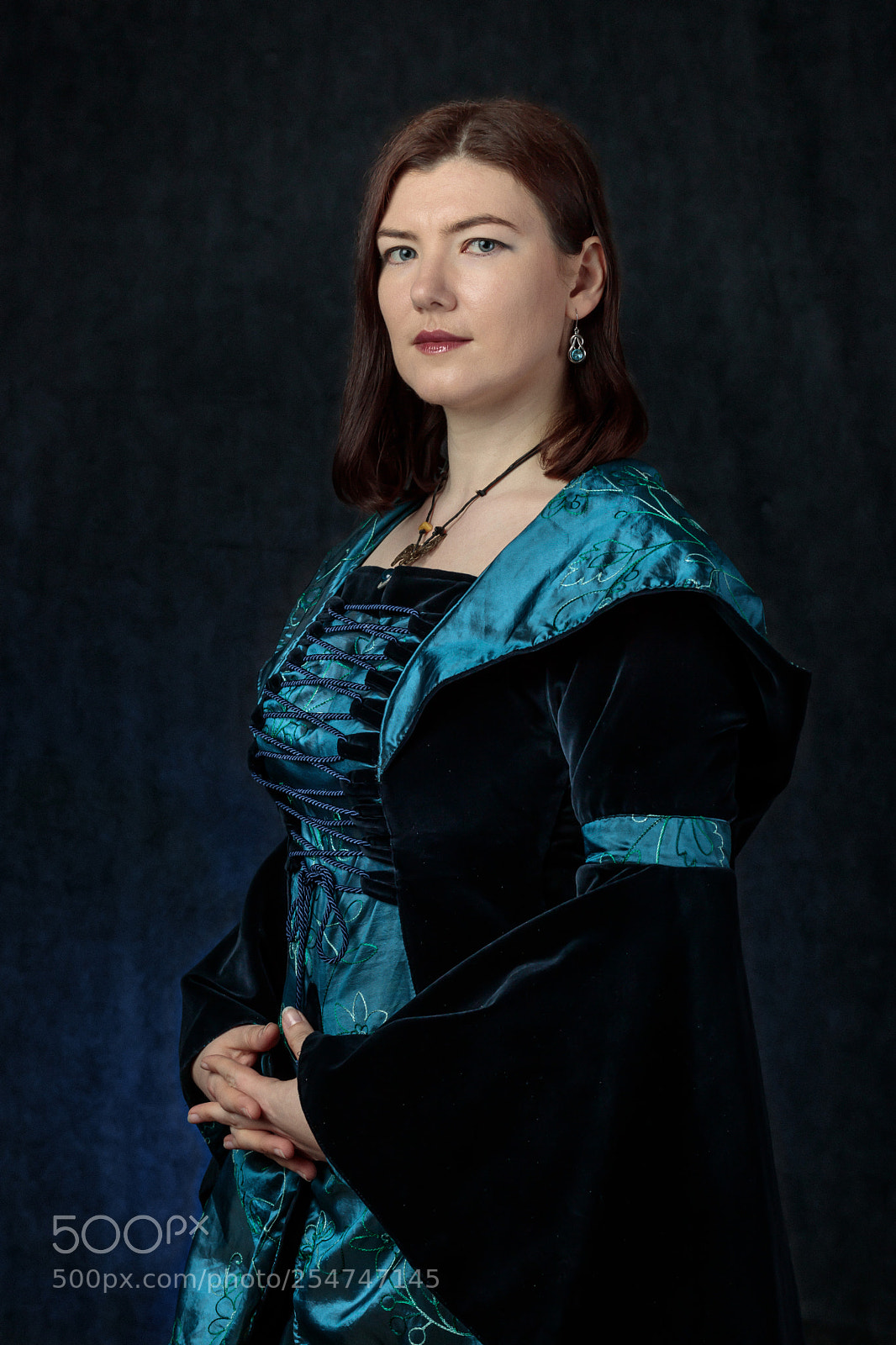 Canon EOS 6D Mark II sample photo. Portrait of a lady photography