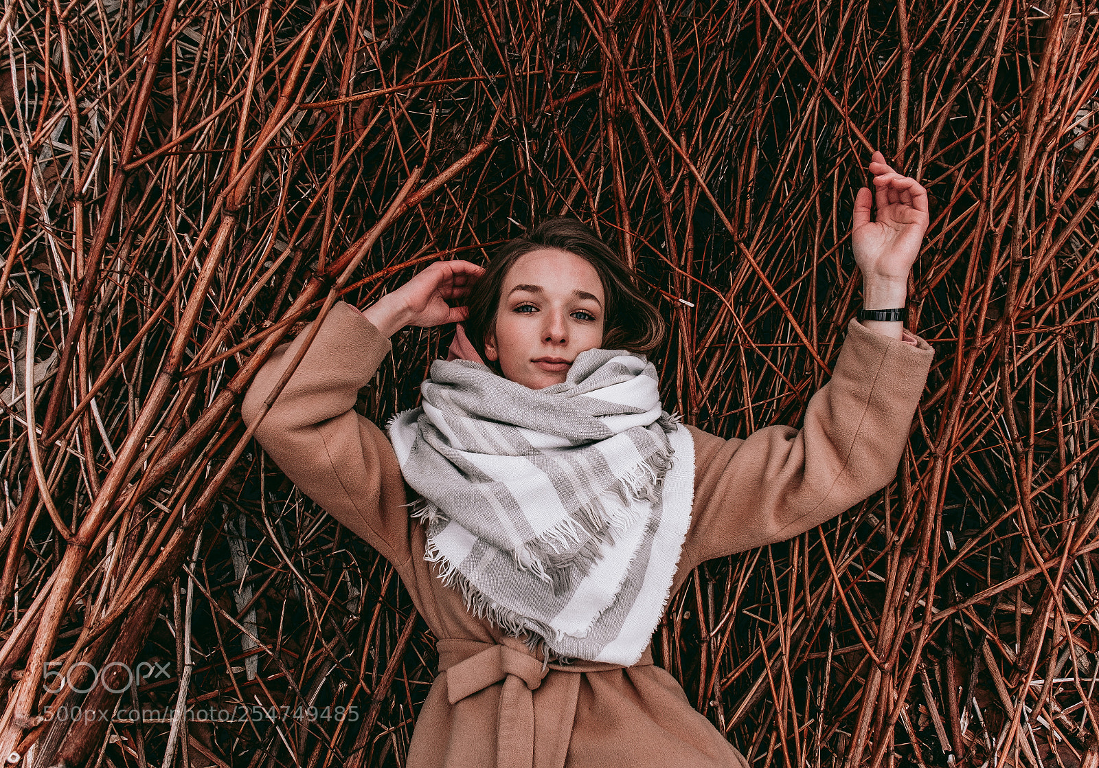 Fujifilm X-E1 sample photo. Maria on the branches photography