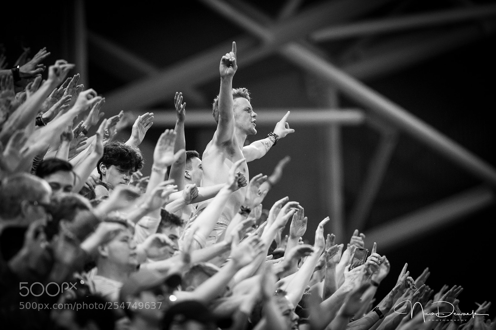 Canon EOS-1D X Mark II sample photo. Hands up photography