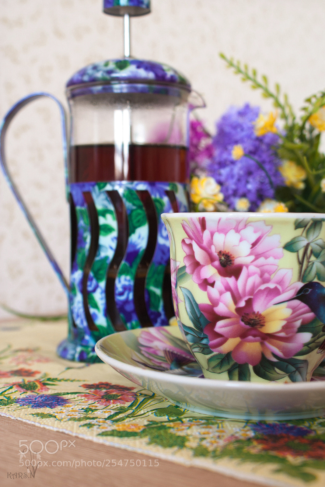 Sony Alpha DSLR-A200 sample photo. Spring breakfast photography