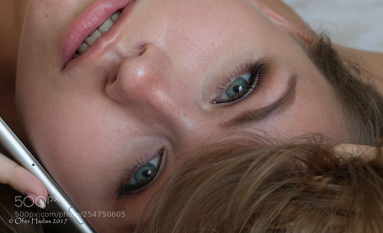 Pentax K-3 sample photo. A phone call photography