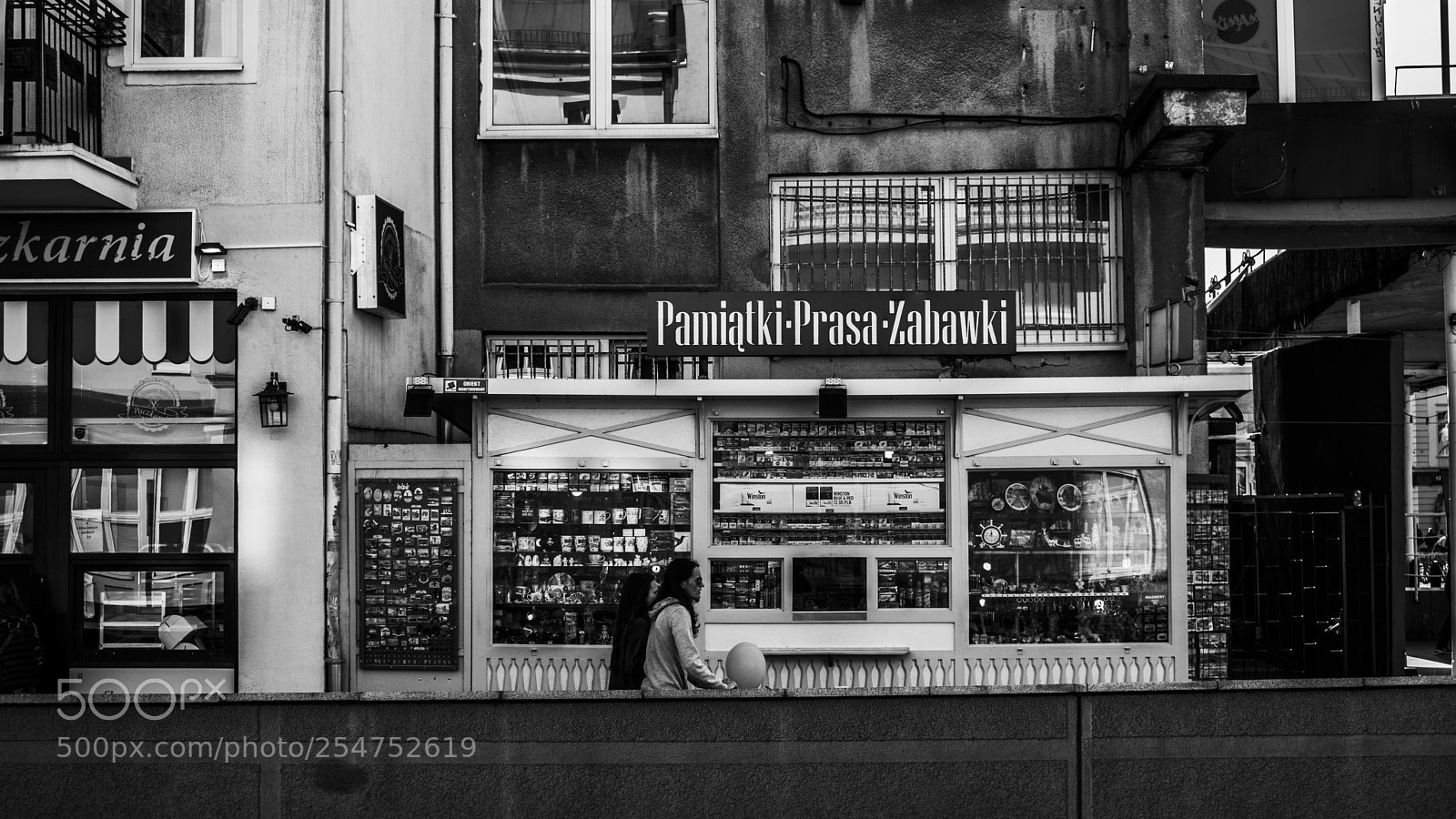 Sony a6000 sample photo. Souvenir - press photography