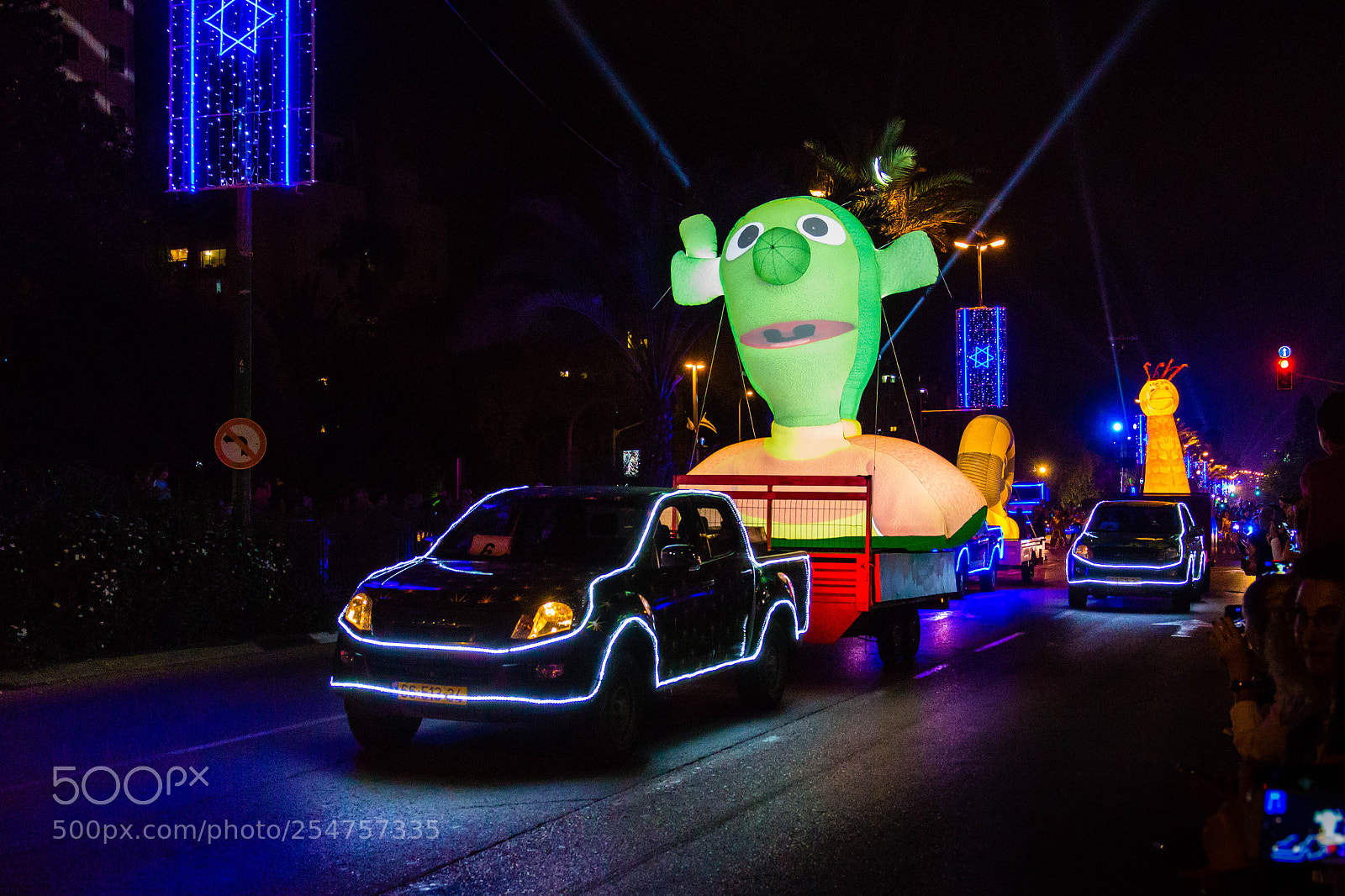 Canon EOS 700D (EOS Rebel T5i / EOS Kiss X7i) sample photo. Night parade photography