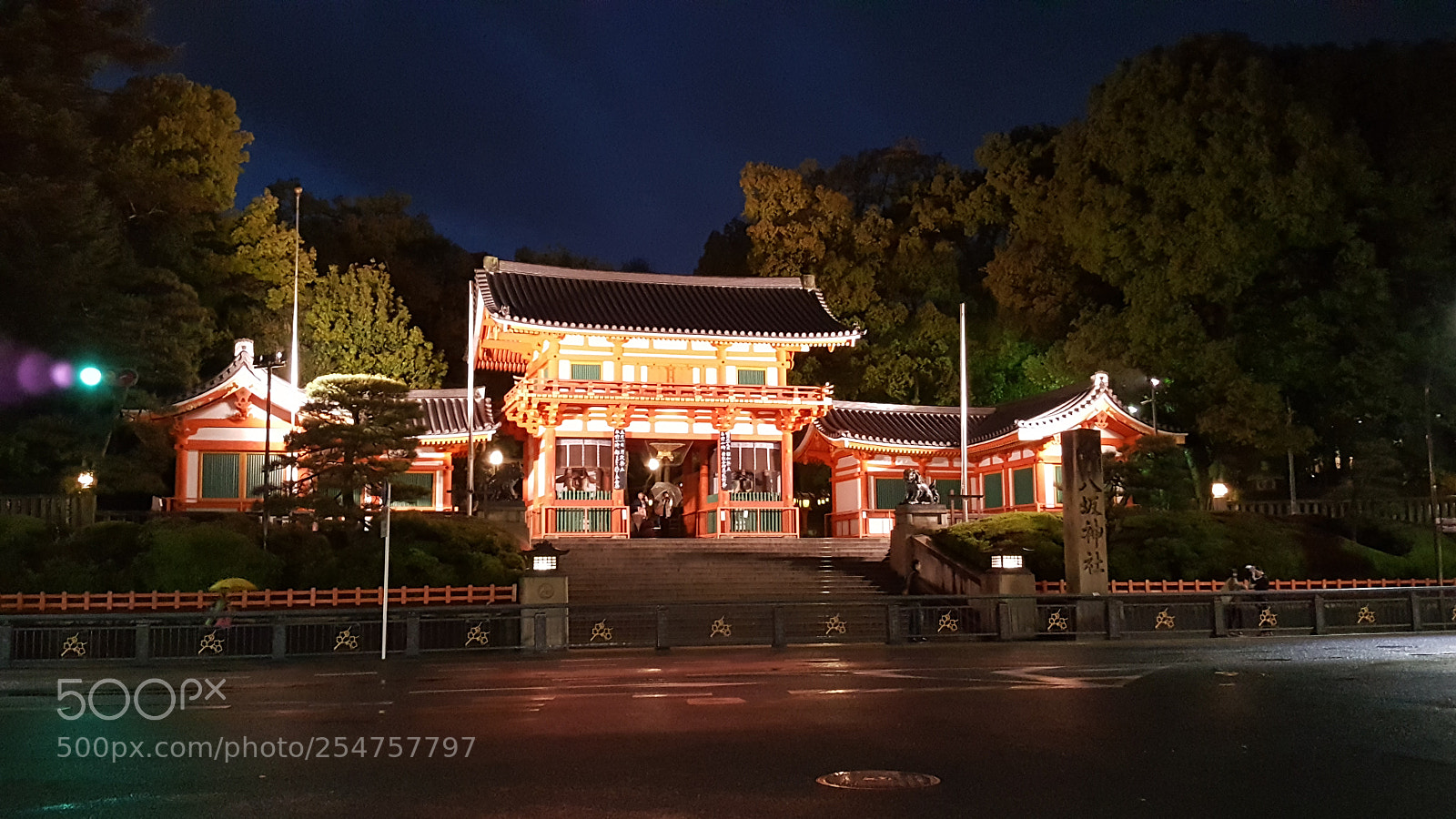 Samsung Galaxy S6 sample photo. Yasaka shrine gate at photography