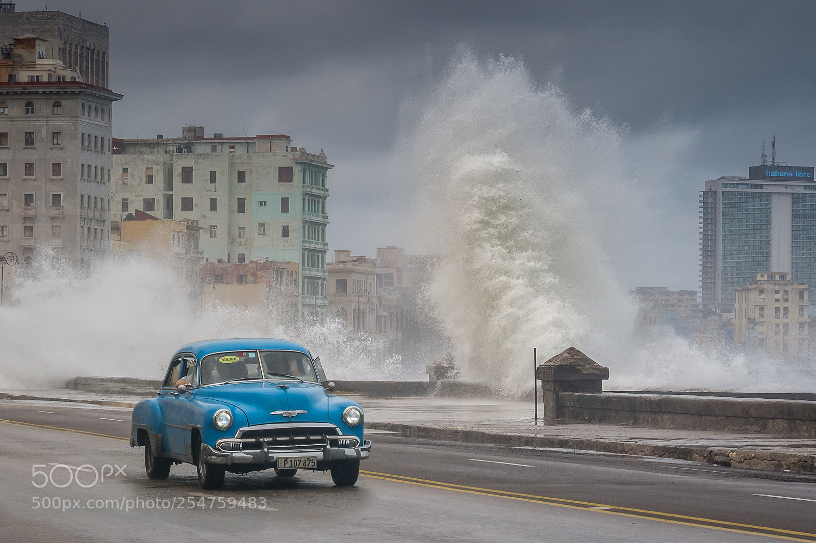 Panasonic Lumix DMC-GX7 sample photo. Havana storm photography