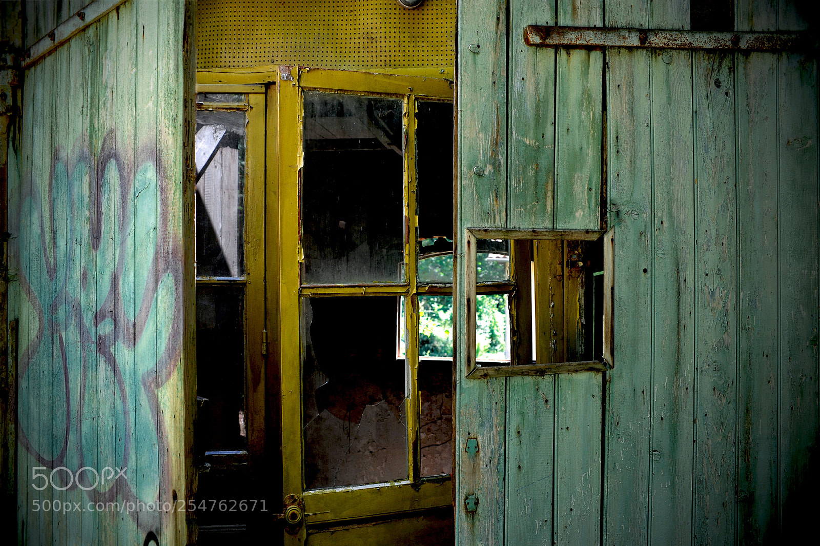 Nikon D700 sample photo. Enter without knocking photography