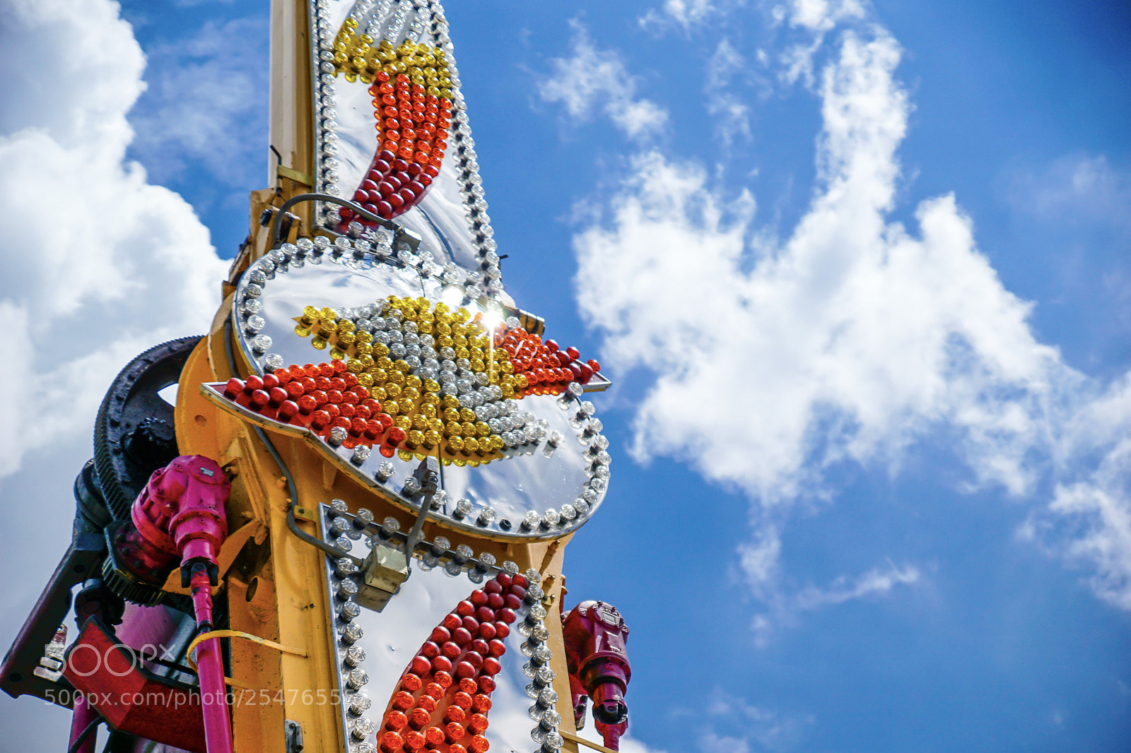 Sony ILCA-77M2 sample photo. Amusement ride photography