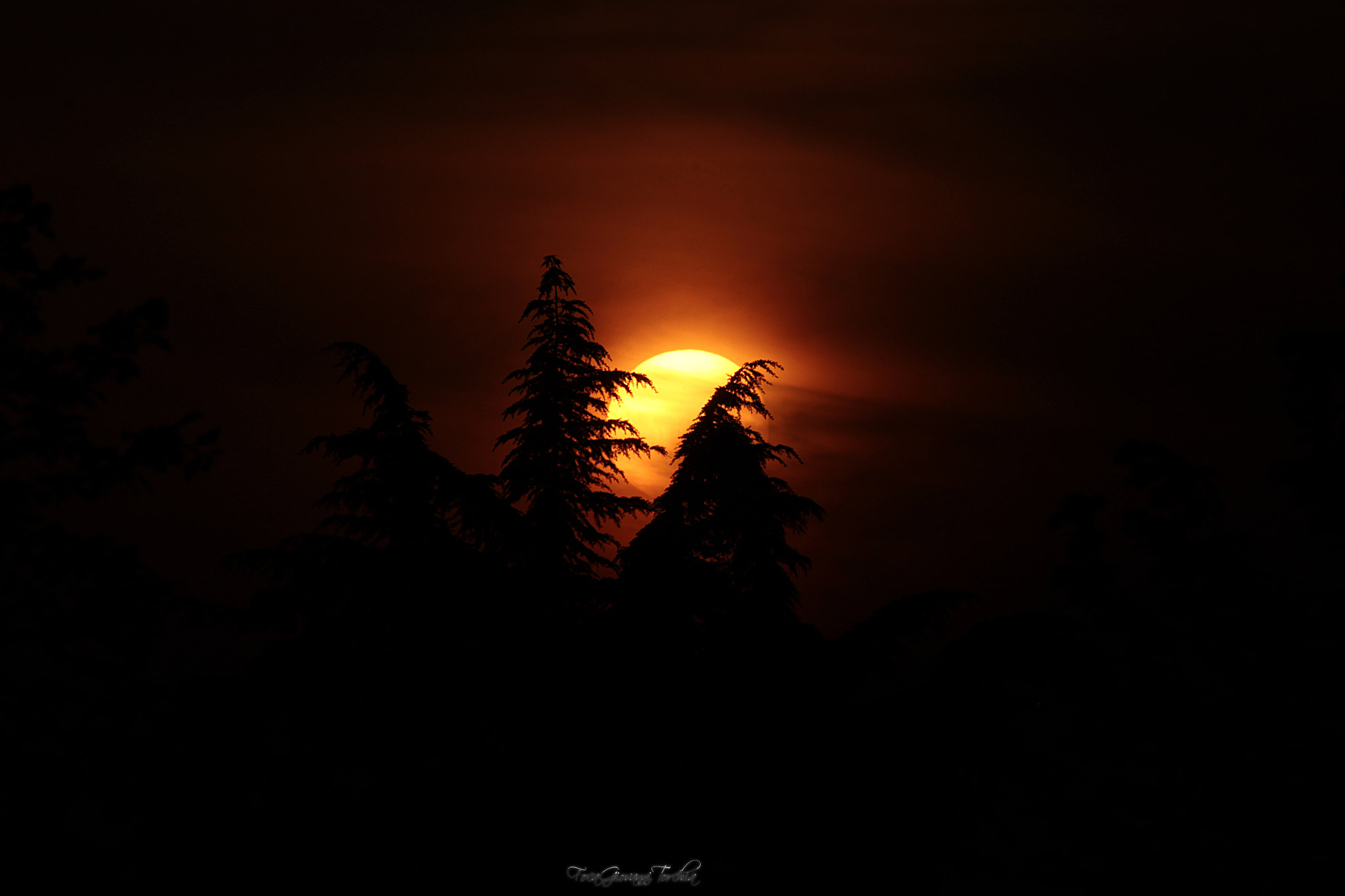 Canon EOS 1200D (EOS Rebel T5 / EOS Kiss X70 / EOS Hi) sample photo. Sunset north/west on alps- italy photography
