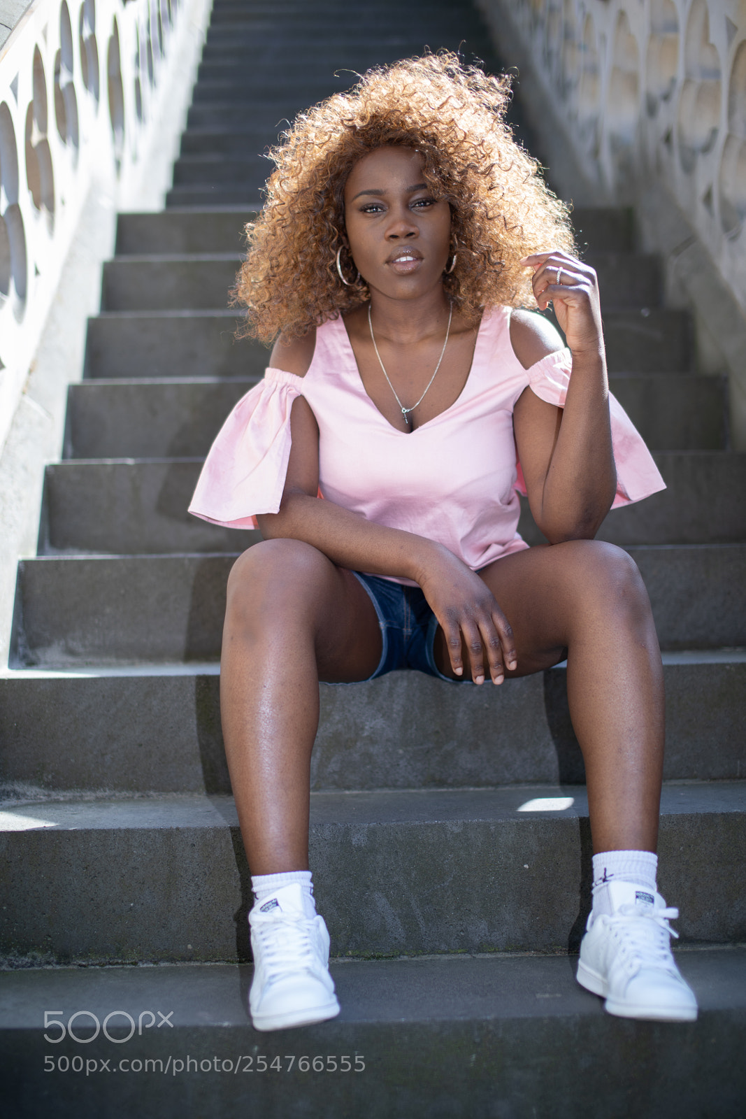 Canon EOS 5D Mark IV sample photo. Shooting black power annaelle-1 photography