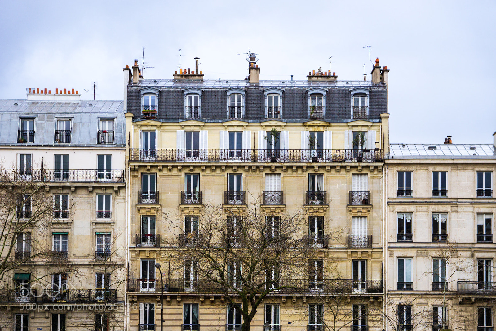 Sony a6000 sample photo. Parisian architecture photography